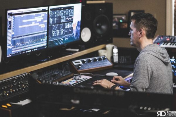 Jak postrzegamy dźwięki? – wywiad z Robertem Dudzicem